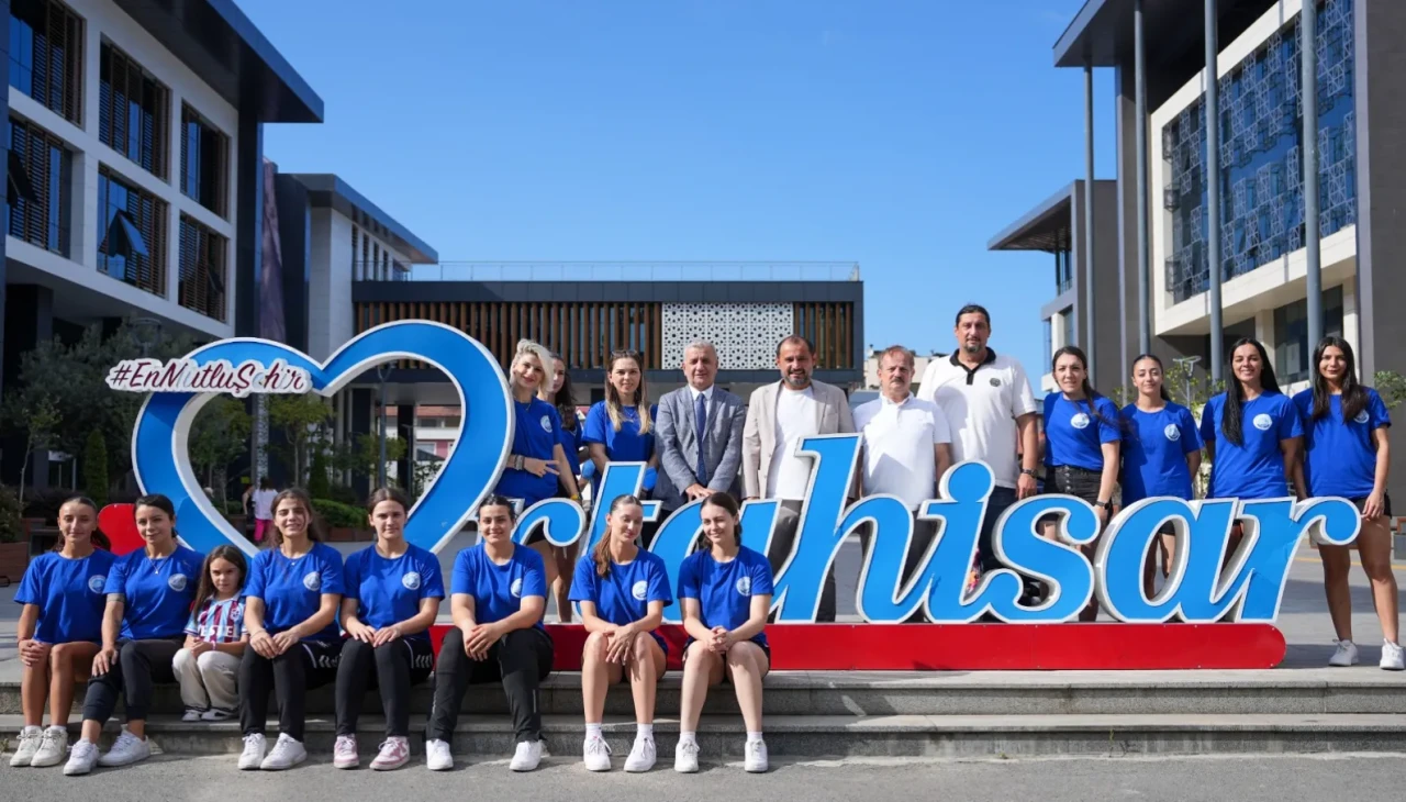 Ortahisar Belediyespor yeni sezon için 15 oyuncuyla sözleşme imzaladı