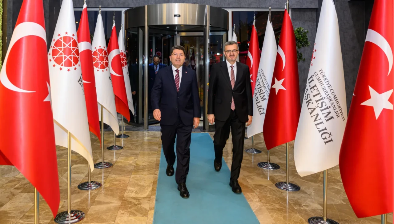 Tunç ve Duran’dan Dezenformasyonla Mücadelede İş Birliği Mesajı