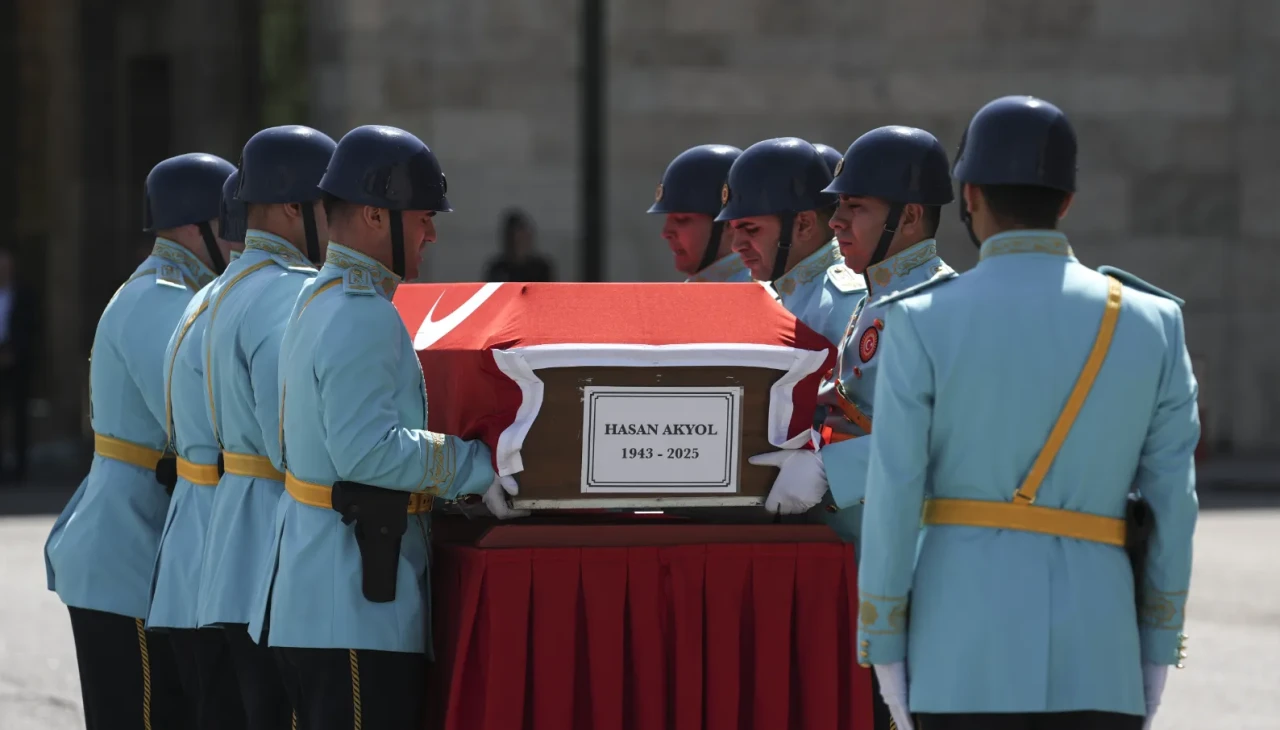 Eski Bakan Hasan Akyol için TBMM’de cenaze töreni düzenlendi