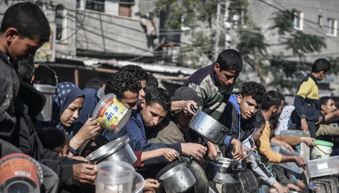 İsrail'in yardıma muhtaç Filistinlilere yönelik saldırısı: 12 ölü, 90 yaralı