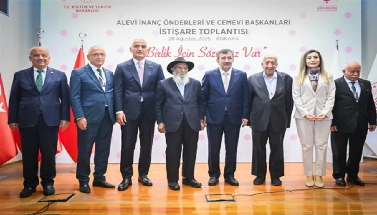 Bakan Ersoy: “Cemevlerimizin kurumsal yapısının güçlenmesi bizim için büyük önem taşıyor”