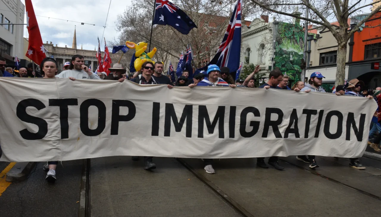 Avustralya’da aşırı sağcı gruplar göçmen karşıtı gösteriler düzenledi