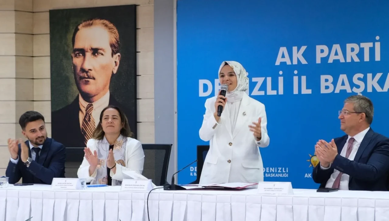 Bakan Göktaş Denizli'de nikah törenine katıldı ve kadın girişimcilerle buluştu