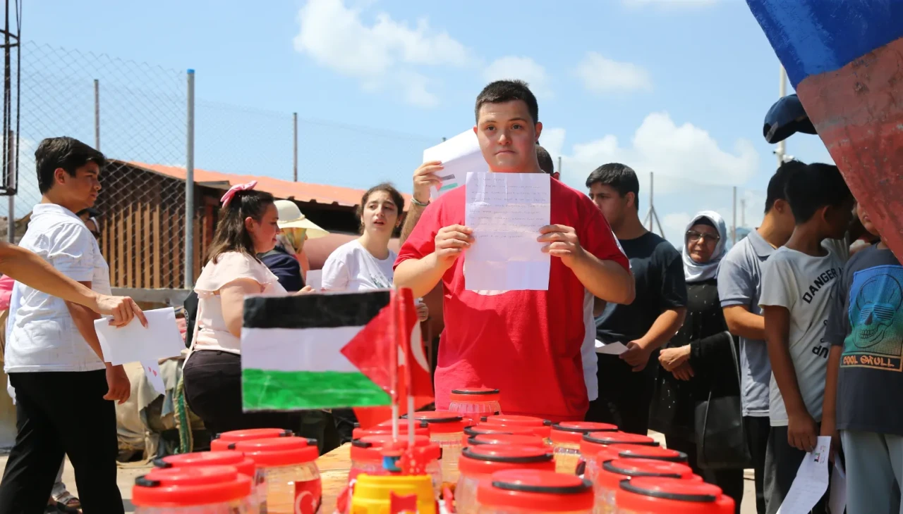 Adana'dan Gazze'ye umut dolu mektuplar