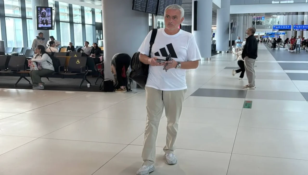 Jose Mourinho İstanbul’dan ayrıldı