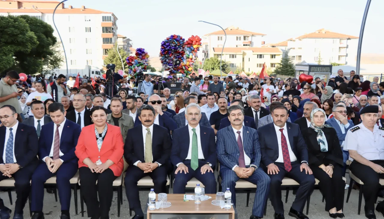 Ulaştırma Bakanı Uraloğlu, Bulgur Festivali'nde 50 projenin açılışını yaptı