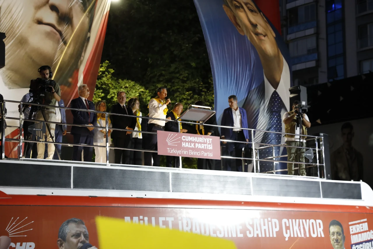 CHP Lideri Özgür Özel'den İmamoğlu'na tam destek: Çalışmalara devam