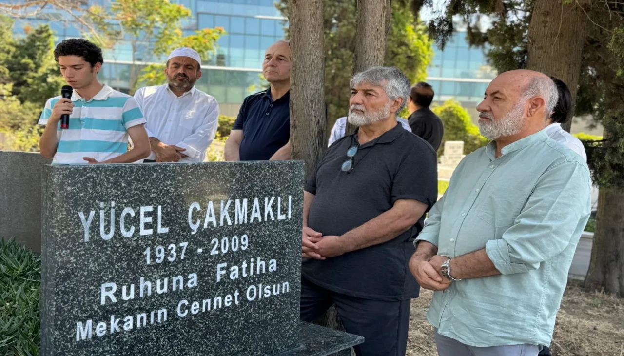 Milli Sinemanın Öncüsü Yücel Çakmaklı Vefatının 16. Yılında Mezarı Başında Anıldı