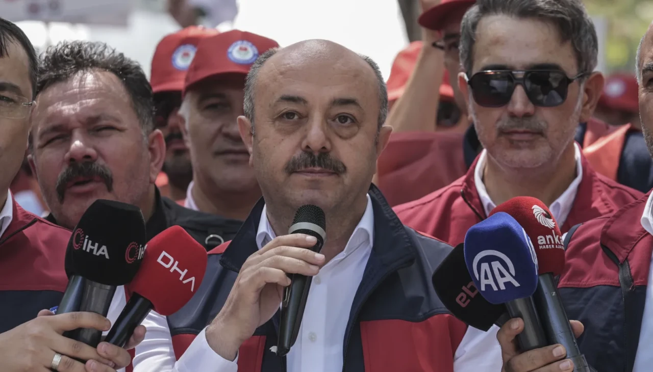 Memur sendikaları hükümetin zam teklifine isyan etti