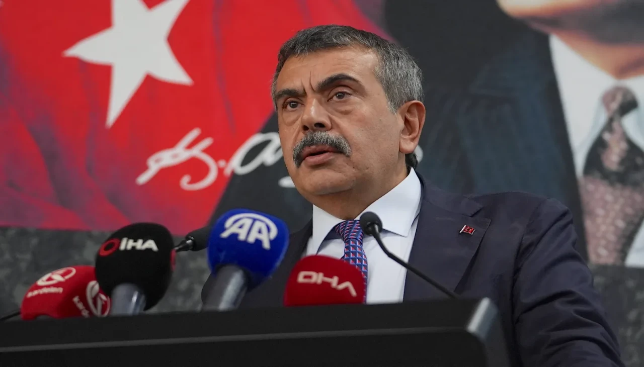 Milli Eğitim Bakanı Tekin: Türkiye Yüzyılı için 200 milyon ders kitabı hazır