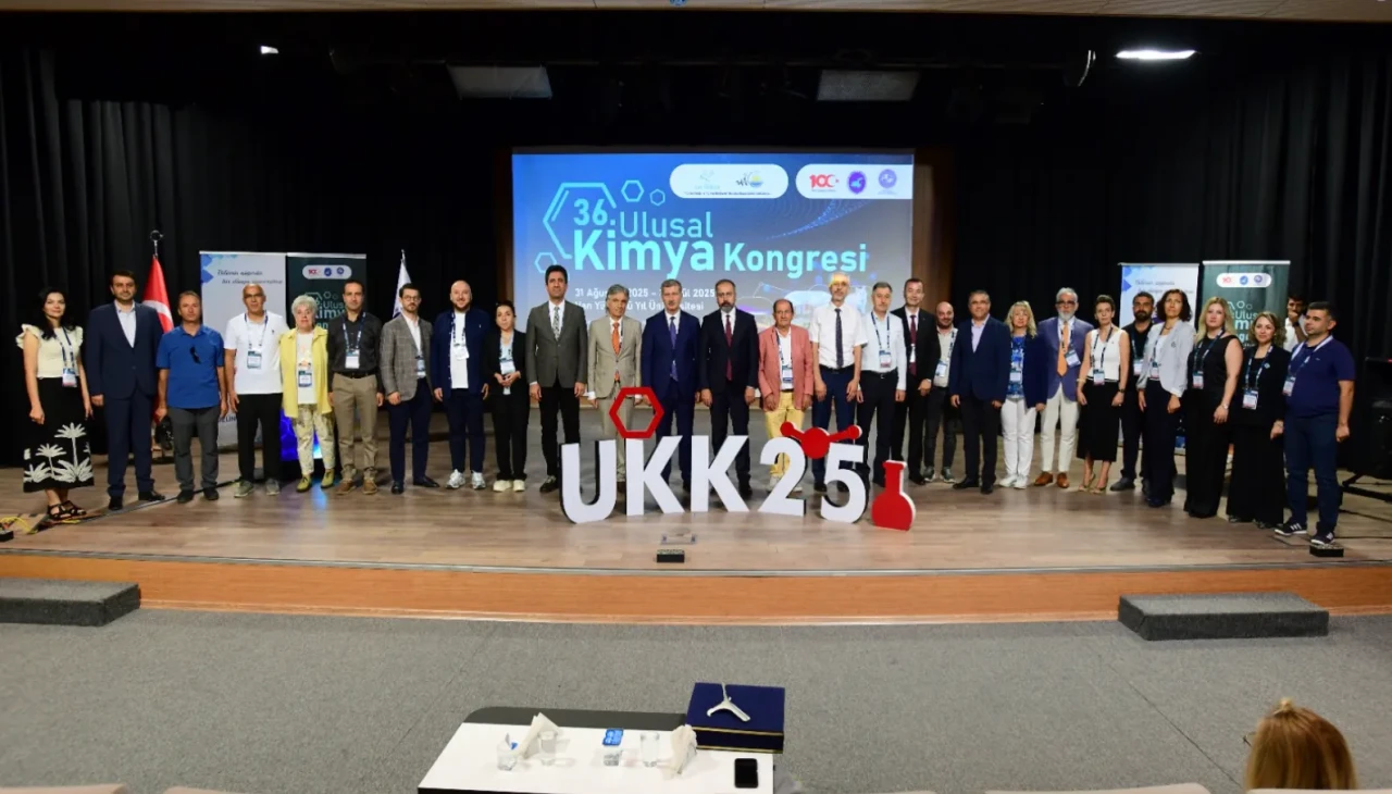 Van Yüzüncü Yıl Üniversitesin 'de 36. Ulusal Kimya Kongresi başladı