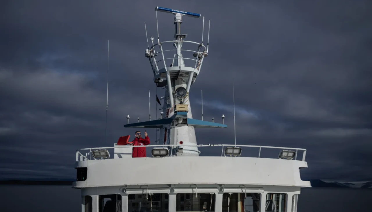 Türk Bilim Ekibi Kutup Araştırmalarında İlk Otomatik Meteorolojik İstasyonu Kurdu