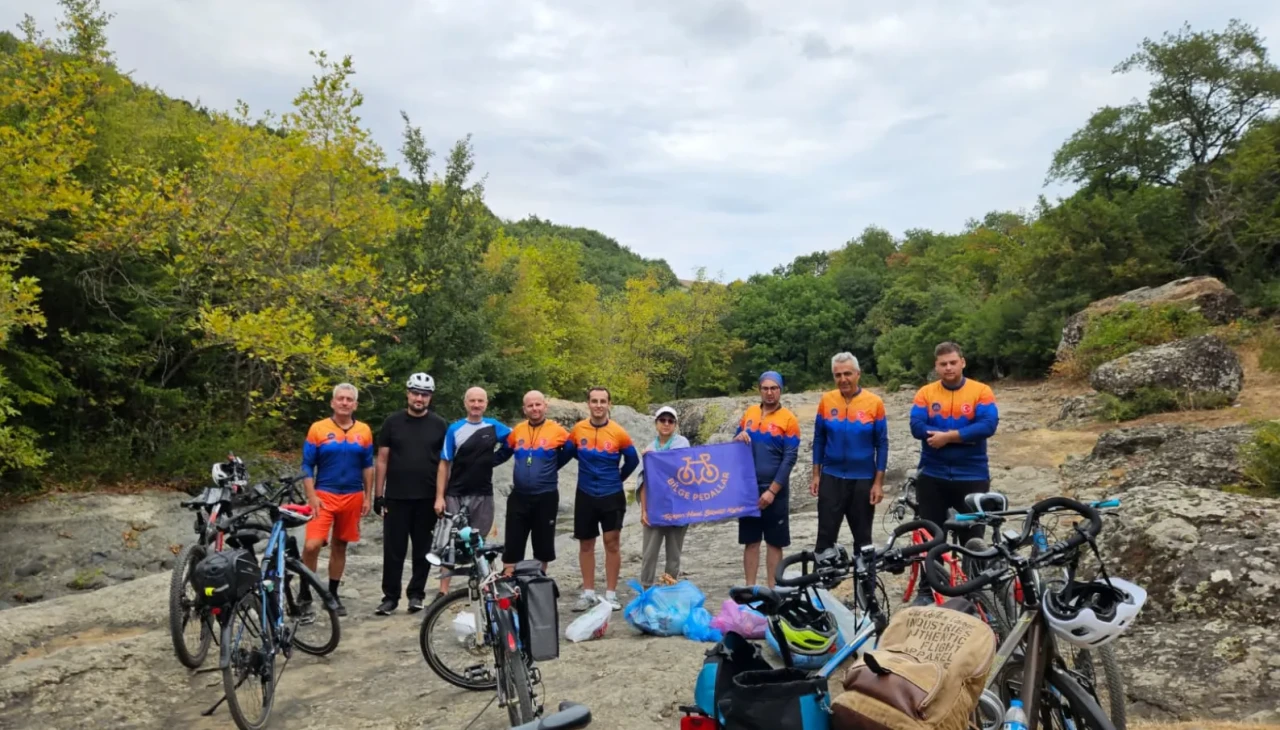 Samsun’da bisikletçilerden çevre temizliği seferberliği