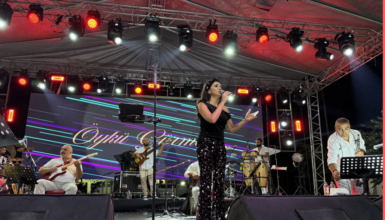 Samsun Yaz Festivali'nde Öykü Gürman Rüzgarı Esti