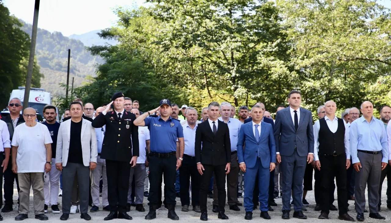 Sel felaketinin 5. yılında şehit askerler ve kayıp operatör için anma töreni düzenlend