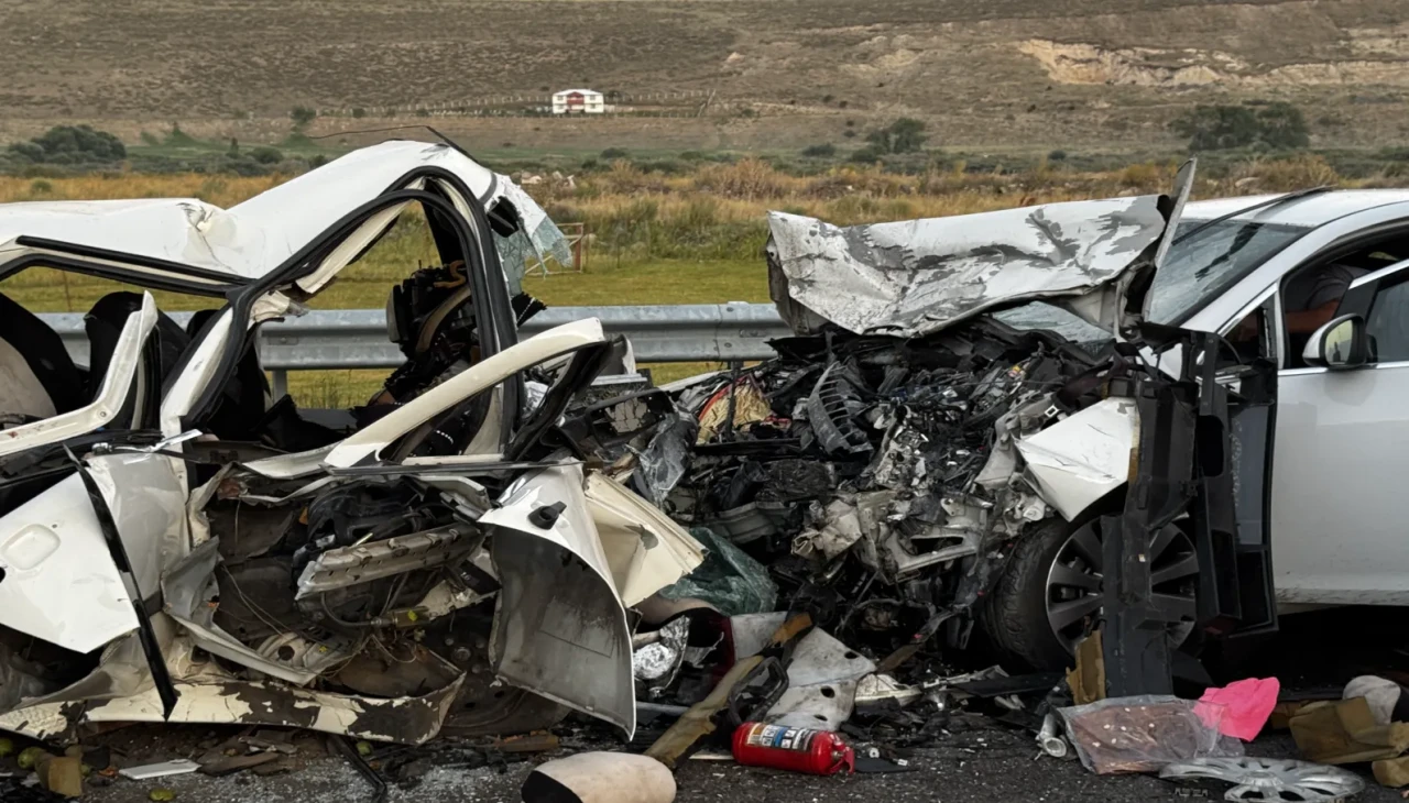 Erzurum'da feci kaza 4 ölü 4 yaralı