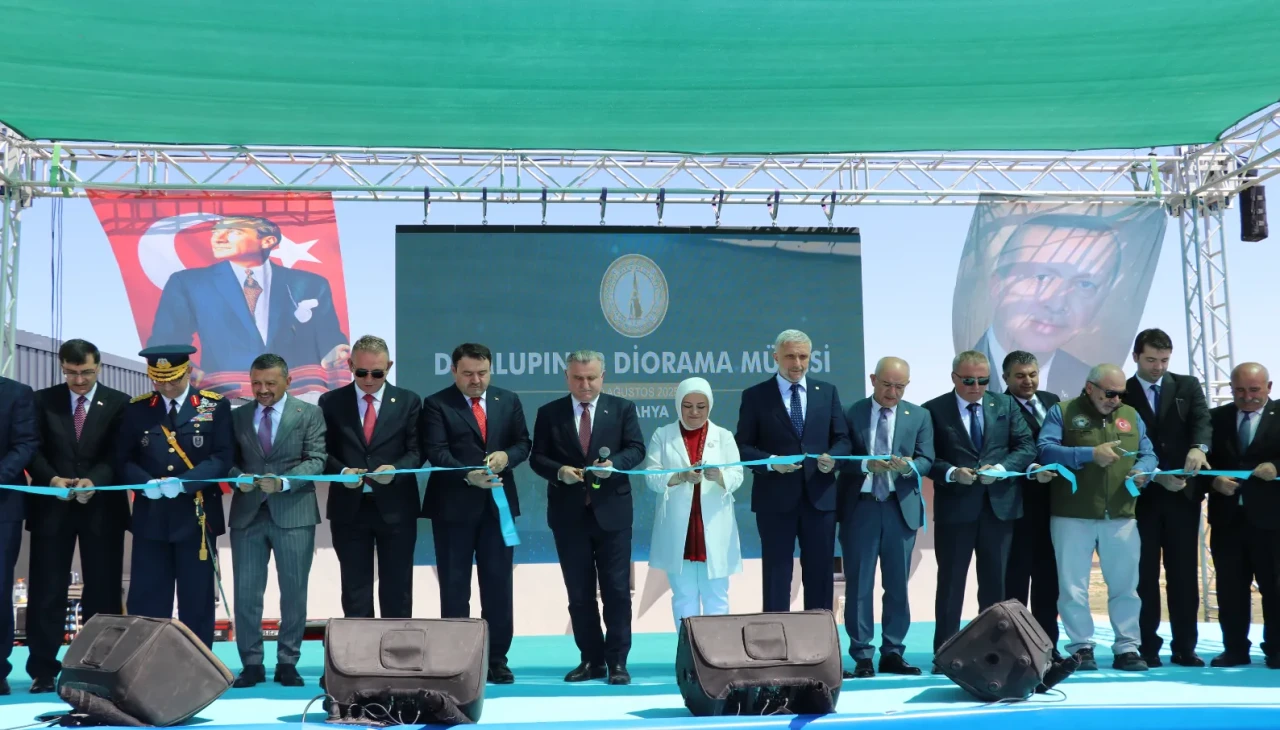 Gençlik ve Spor Bakanı Bak, Dumlupınar Diorama Müzesi açılışında konuştu