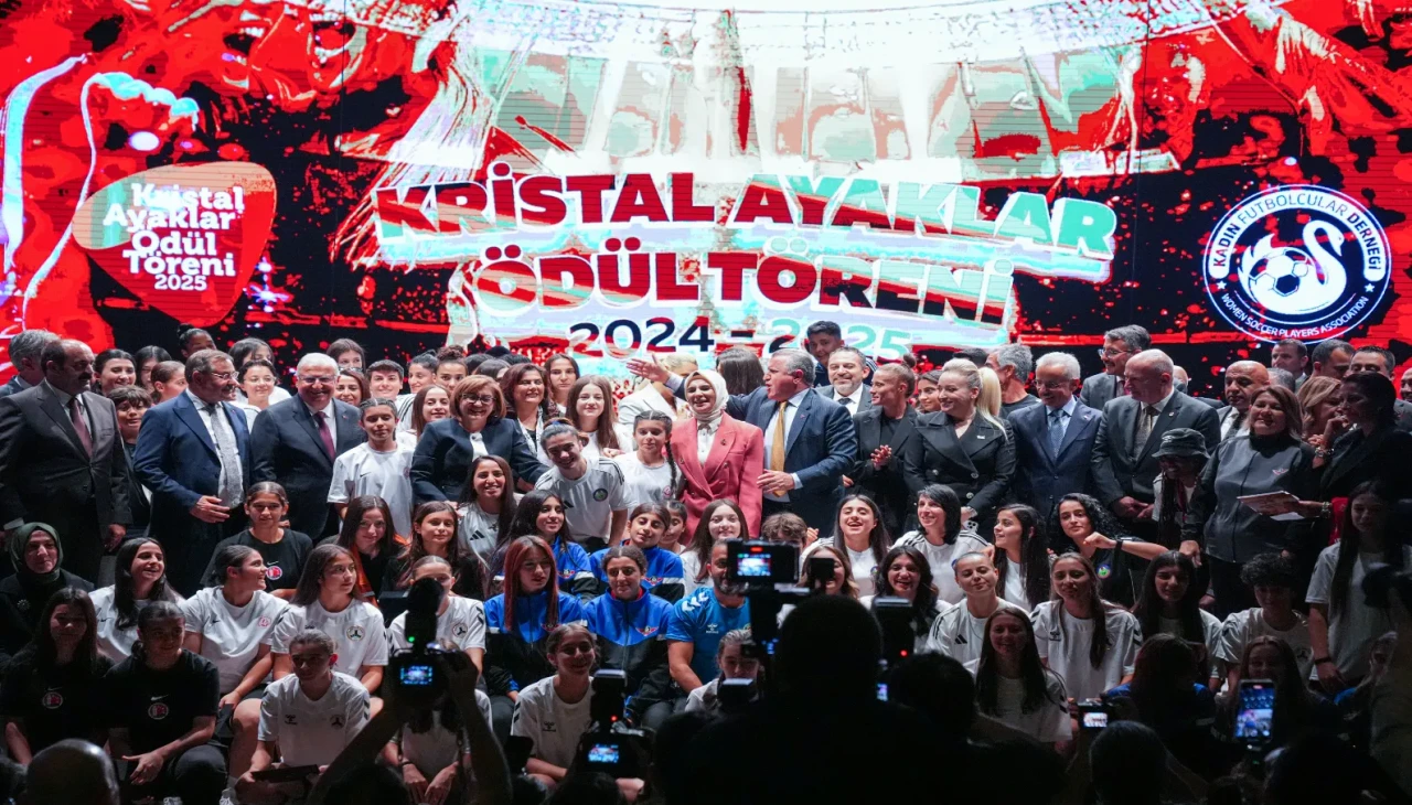 “Kristal Ayaklar” töreninde kadın futboluna destek mesajı