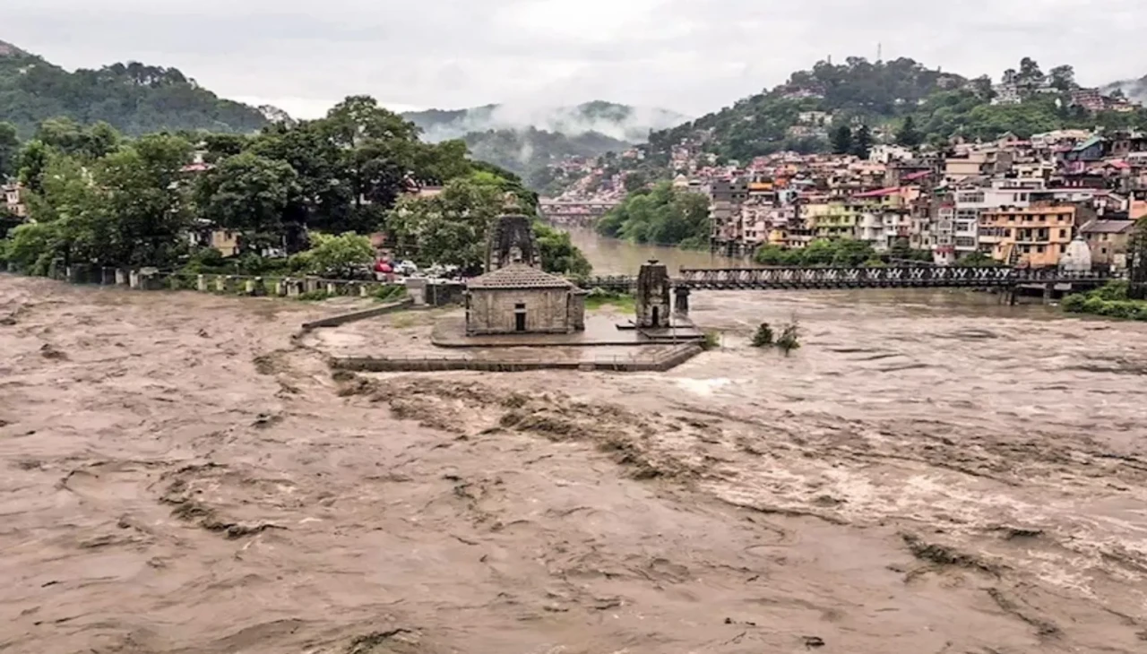 Cammu Keşmir’de sel ve toprak kayması: 30 kişi hayatını kaybetti