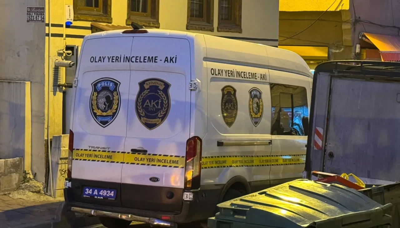 Fatih'te inşaat malzemeleri dükkanında erkek cesedi bulundu