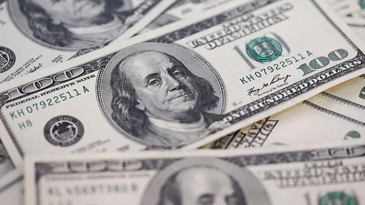 Serbest piyasada Dolar ve Avro güne yükselişle başladı