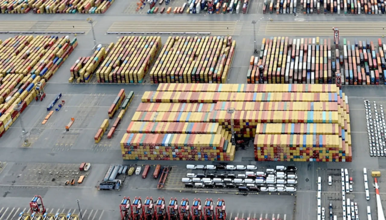 Tacikistan'ın dış ticaret hacmi yılın ilk yarısında 4 milyar 731 milyon dolar oldu