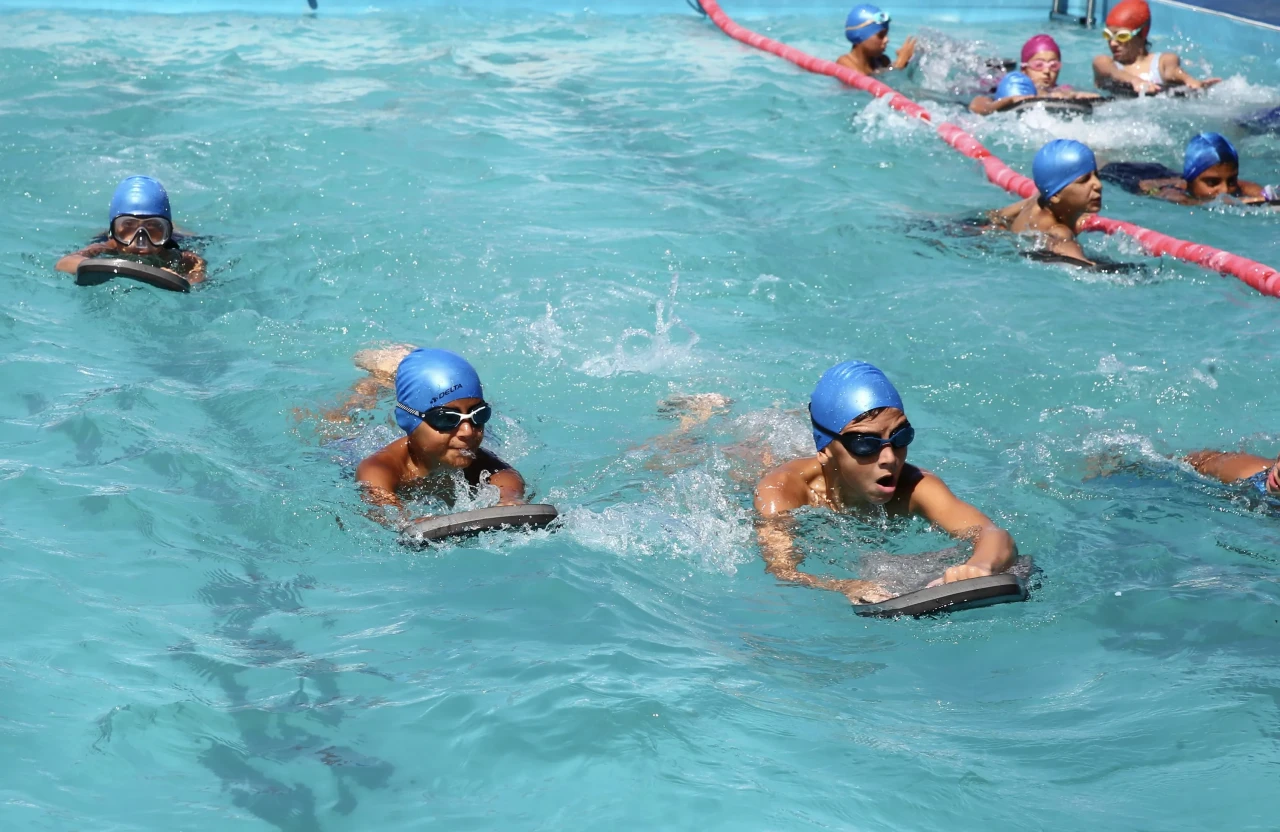 Giresun'da 25 bin çocuk ve genç yüzme öğrendi