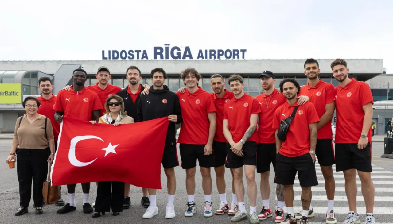 A Milli Basketbol Takımı Avrupa Şampiyonası için Riga’ya ulaştı