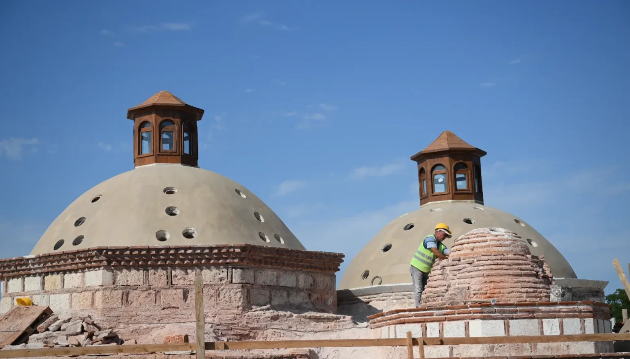 Edirne'deki Gazi Mihal Hamamı'nda restorasyon çalışmaları sürüyor