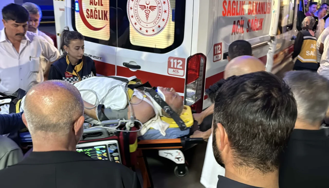 Konya'da Trafik Kazası: Belediye Başkanı Ekmel Cönger ve İki Kişi Yaralandı