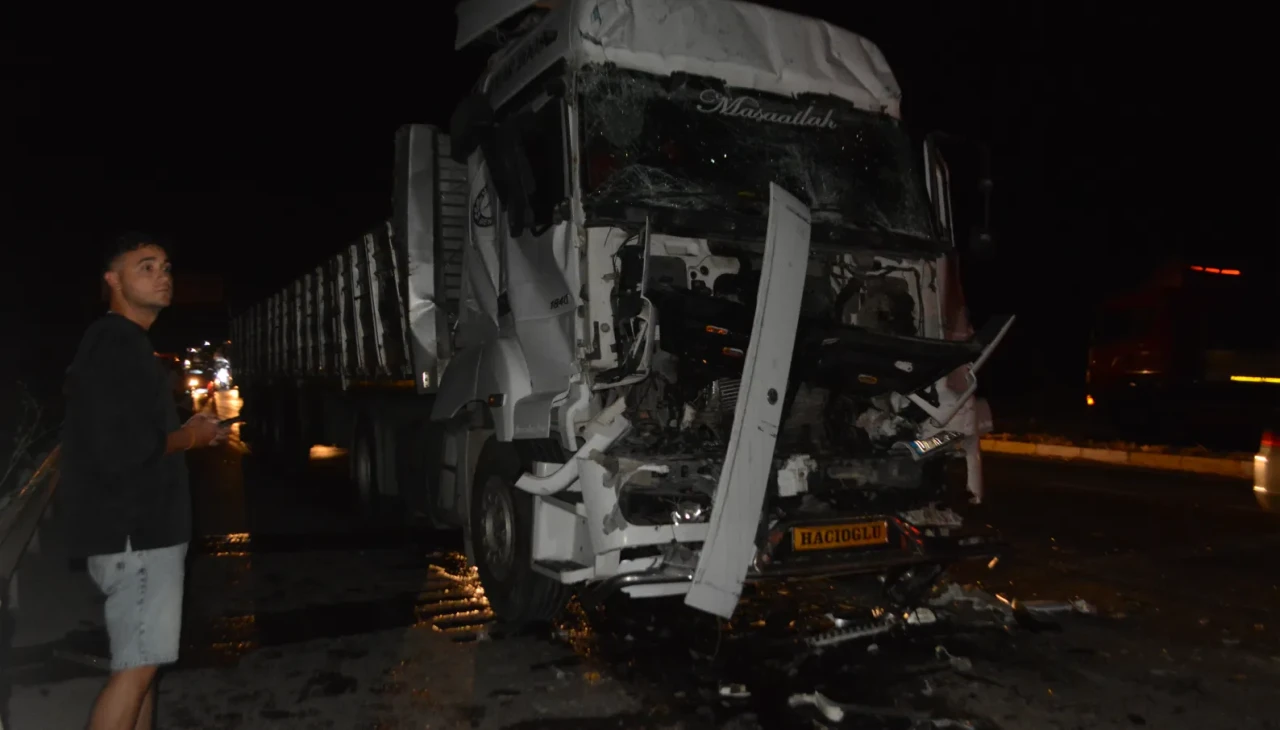 Balıkesir'de zincirleme kaza: 1 ölü 3 yaralı