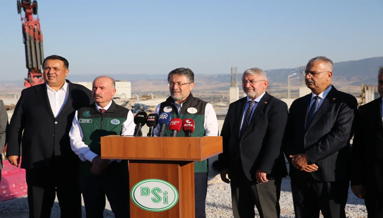 Bakan Yumaklı'dan Acil Su Yönetimi Uyarısı: "Algıyı Değil, Suyu Yönetin"