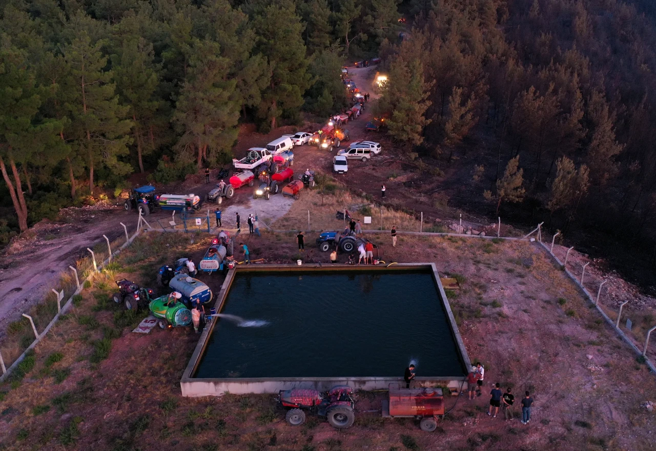 Soma'da orman yangını: Kozanlı mahallesi tahliye edildi, 1 kişi gözaltında