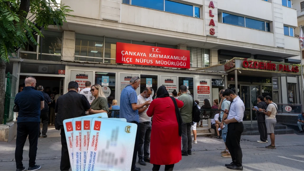 Sürücü belgelerinde yenileme süresi uzatıldı! Mağduriyet artık ortadan kalkacak mı?