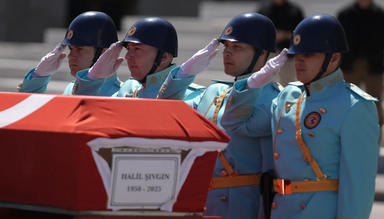 Eski Sağlık Bakanı Halil Şıvgın 75 yaşında hayatını kaybetti