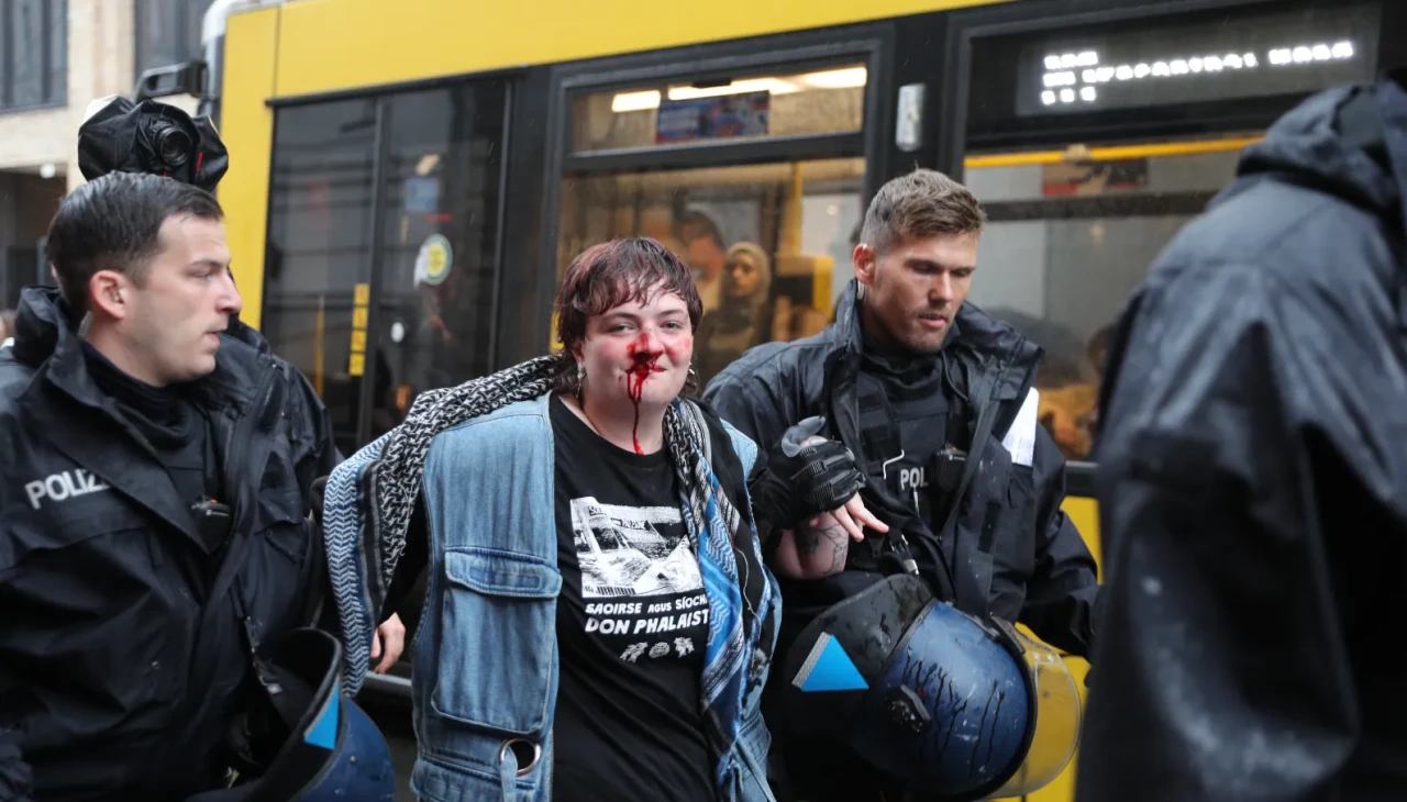 Almanya'da Filistin eylemine sert polis müdahalesi: 8 gözaltı