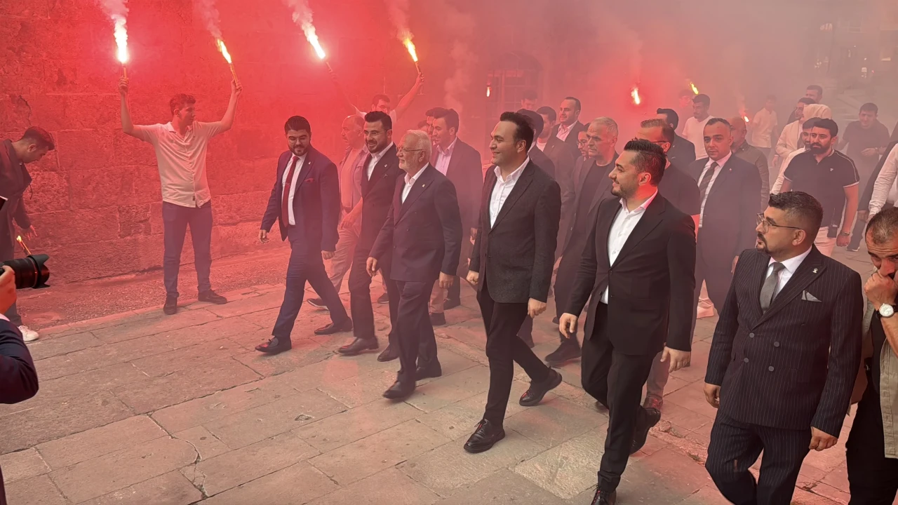 Cumhurbaşkanı Erdoğan: Gençlere hizmet fırsatları sunuyoruz