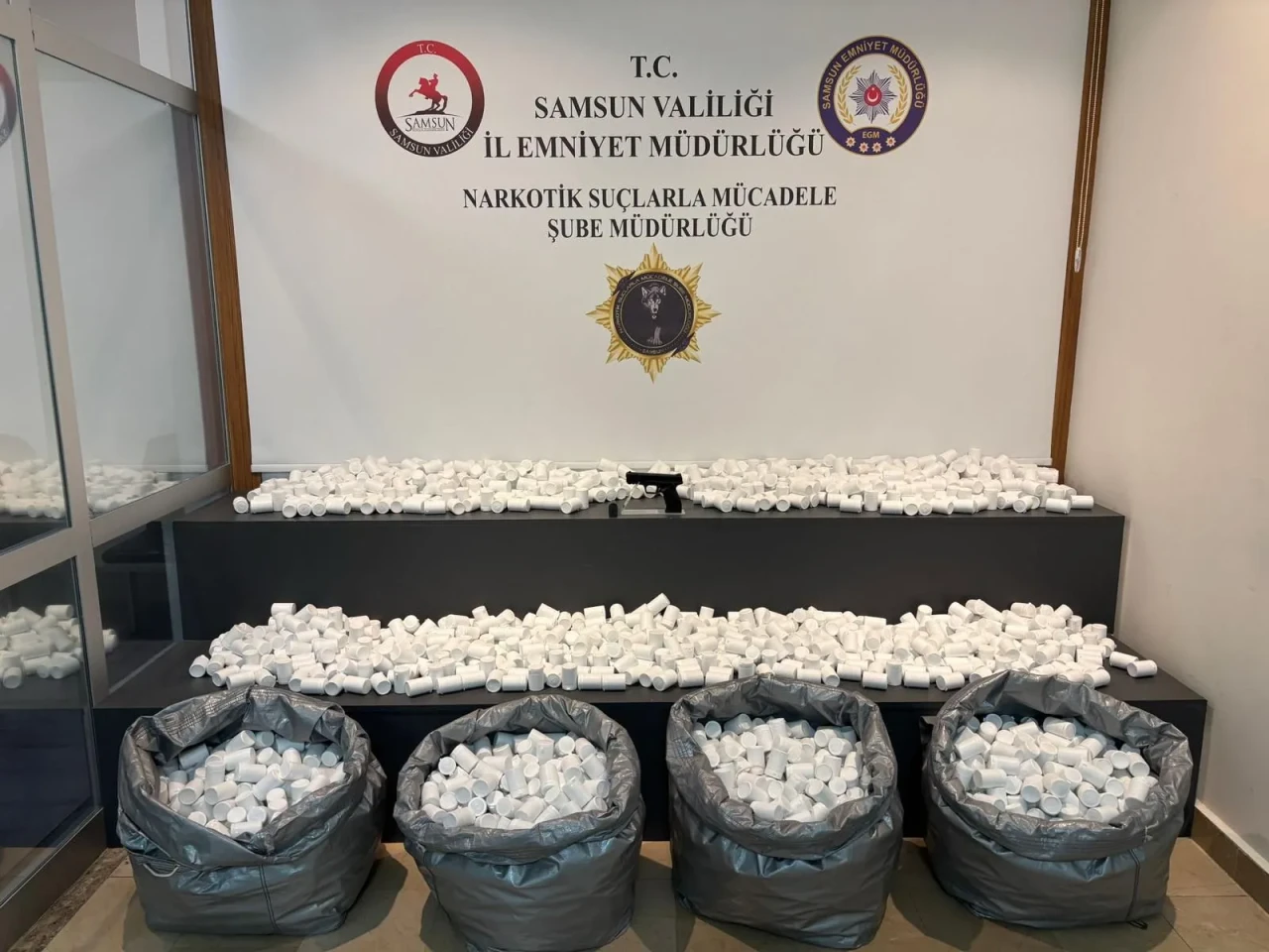 Samsun'da dev uyuşturucu operasyonu: 171 bin ecza hapı ve 5 gözaltı