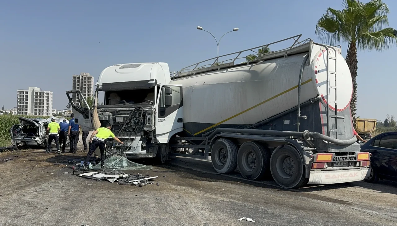 Adana'da tanker kazası: İki yaralı