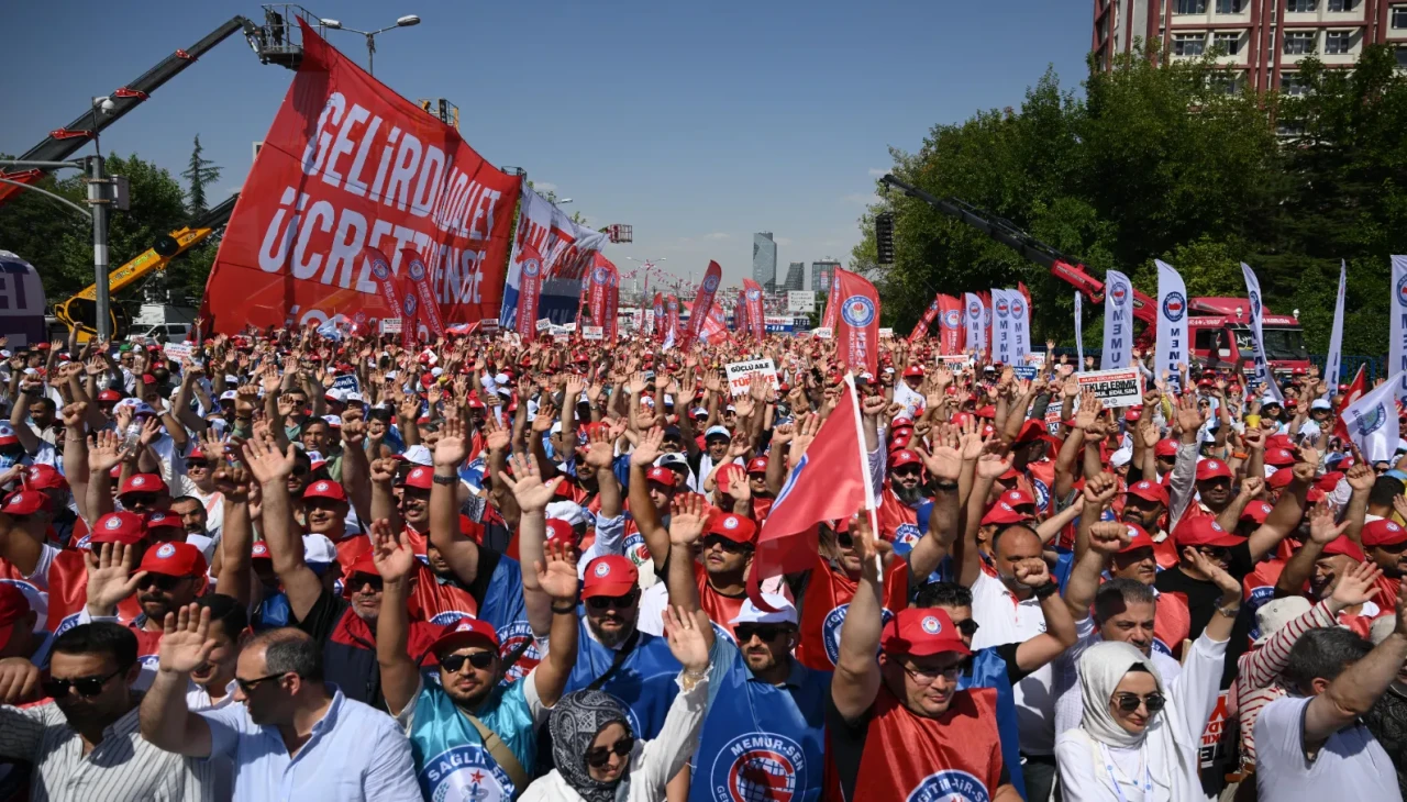 Memur-Sen Ankara'da Miting Düzenledi: Zam Teklifine Sert Tepki!