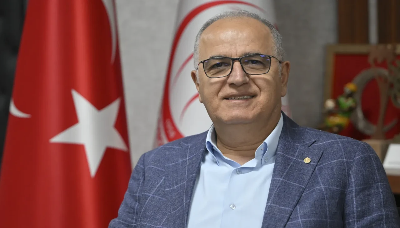 Türkiye Voleybol Federasyonu Başkanı Üstündağ'dan Santarelli'ye Tam Destek: “Koçumuzun ve takımımızın arkasındayız”