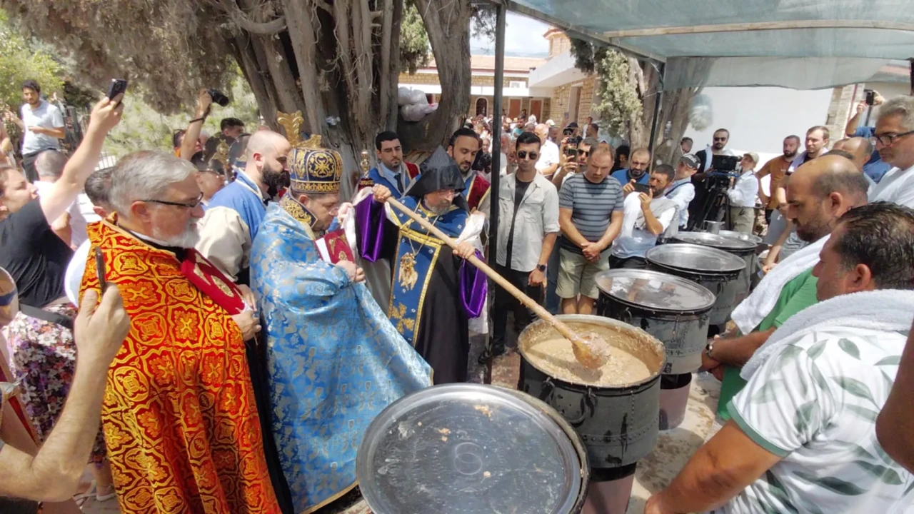 Samandağ'da 'Meryem Ana Yortusu' ve 'Üzüm Bayramı' coşkusuyla kutlandı