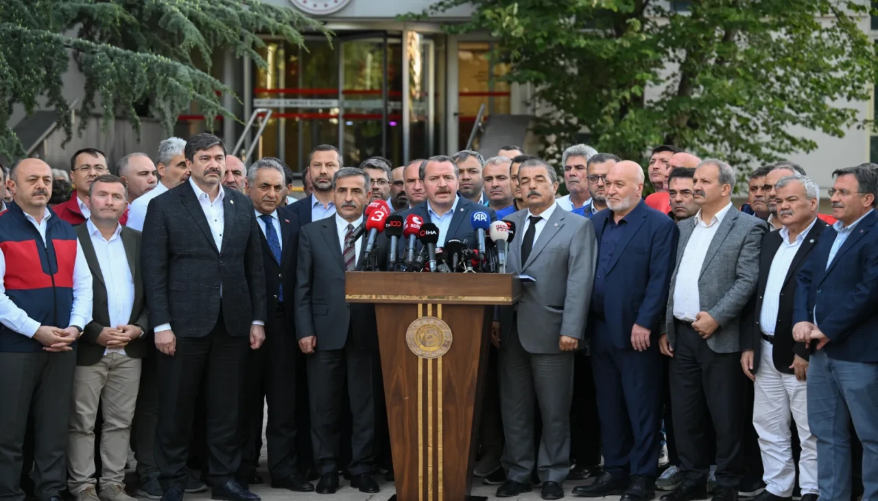 Hükümetten memurlara 1000 lira zam teklifi