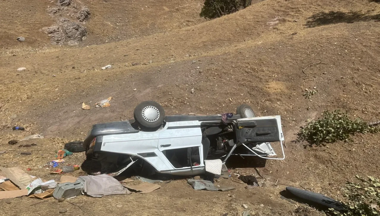 Diyarbakır’da otomobil devrildi 3'ü çocuk 8 kişi yaralandı