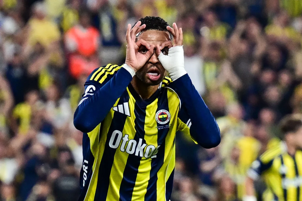 Fenerbahçe, Trabzonspor'u 1-0 geçerek galibiyet serisine devam etti! En-Nesyri'nin kritik golü ne anlama geliyor?