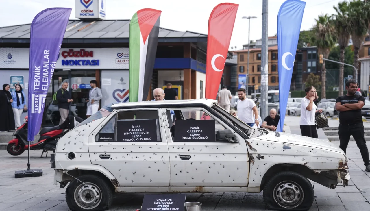 Gezici Soykırım Müzesi Eyüpsultan'da Gazze'deki katliama dikkat çekiyor