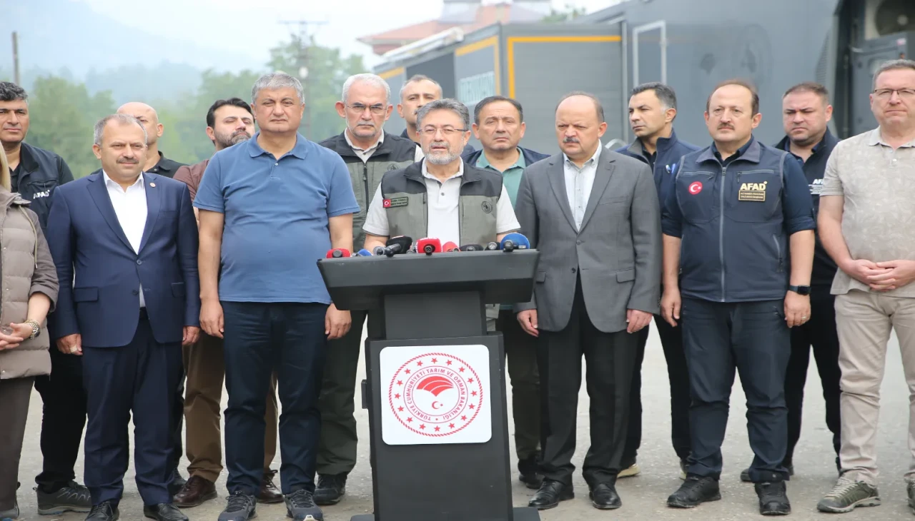 Tarım ve Orman Bakanı Yumaklı: Yangınlar kontrol altına alındı, Vatandaşlara duyarlılık çağrısı