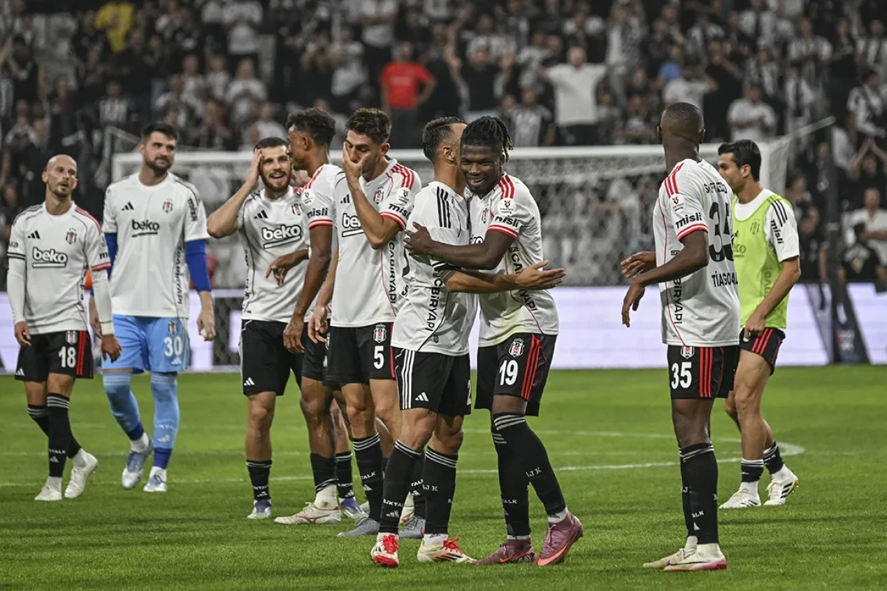 Beşiktaş, Cengiz Ünder'in son dakikada attığı golle 2-1 galip geldi