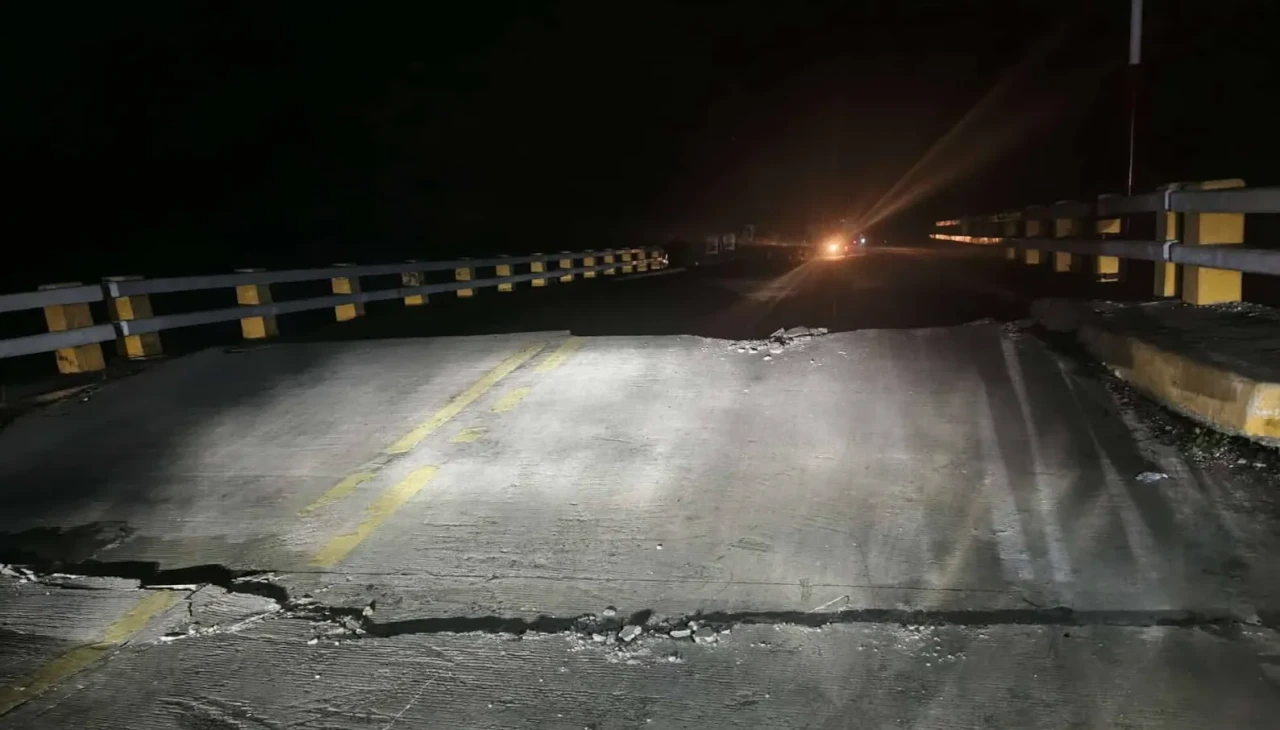 Filipinler'de 6,9 şiddetinde deprem: Tsunami uyarısı