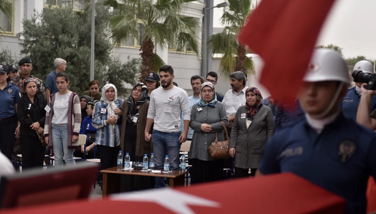 Mersin'de şehit olan polis memuru Mustafa Karapınar son yolculuğuna uğurlandı